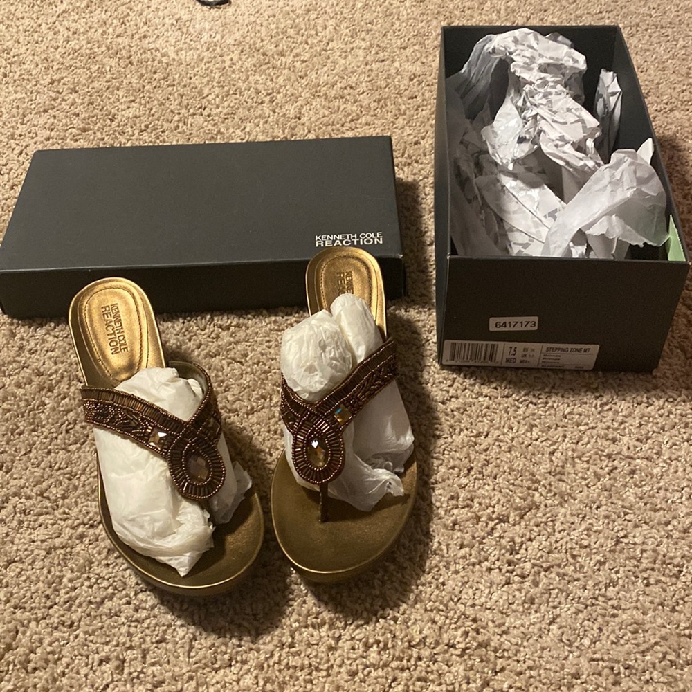 Worn Once- Kenneth Cole 7.5 Bronze/gold wedges